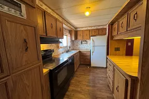 705 Tawn Cheree, Medford, OR 97501 - Photo 11