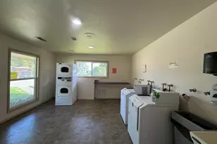 705 Tawn Cheree, Medford, OR 97501 - Photo 39