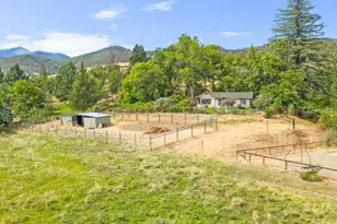 6577 Adams Rd, Talent, OR 97540 - Photo 3