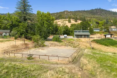 6577 Adams Road, Talent, OR 97540 - Photo 31