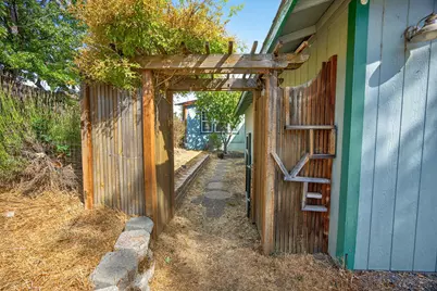 6577 Adams Road, Talent, OR 97540 - Photo 35