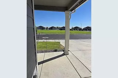 531 E Bella Vista Avenue, Hermiston, OR 97838 - Photo 3