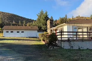 202 Pleasant View Rd, Talent, OR 97540 - Photo 3