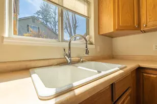 114 Cedar St, Central Point, OR 97502 - Photo 13