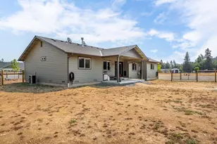 601 E Forks Cir, Cave Junction, OR 97523 - Photo 37