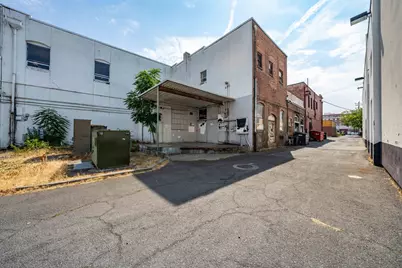 114 W Main Street, Medford, OR 97501 - Photo 45