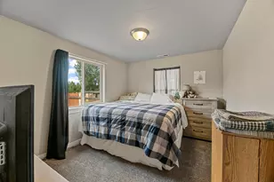 585 E Forks Cir, Cave Junction, OR 97523 - Photo 17