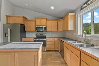 585 E Forks Circle, Cave Junction, OR 97523 - Photo 13