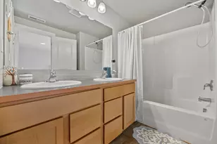 585 E Forks Cir, Cave Junction, OR 97523 - Photo 15