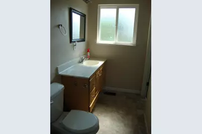 1405 NE Laura Court, Grants Pass, OR 97526 - Photo 9