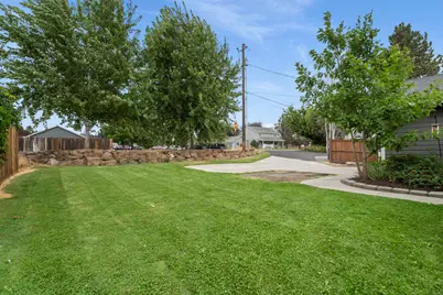 2535 NW 10th Street, Redmond, OR 97756 - Photo 29