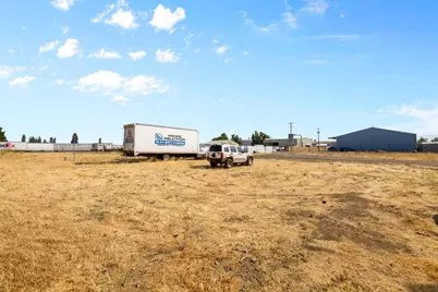 4595 Table Rock Road, Central Point, OR 97502 - Photo 5