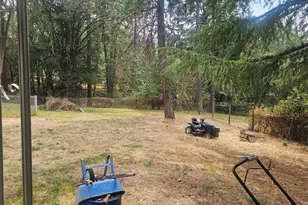 703 Jaynes Dr, Grants Pass, OR 97527 - Photo 3