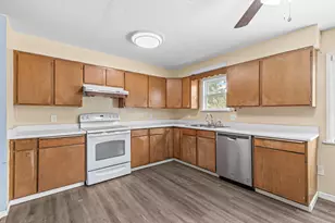 21 Hickory Ln, Central Point, OR 97502 - Photo 7