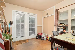 861 SE M St, Grants Pass, OR 97526 - Photo 9