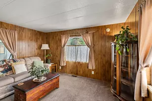 301 Freeman Rd, Central Point, OR 97502 - Photo 11