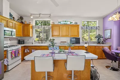 201 NW Creekside Drive, Grants Pass, OR 97526 - Photo 11