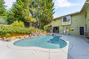 1748 NW Crescent Dr, Grants Pass, OR 97526 - Photo 41