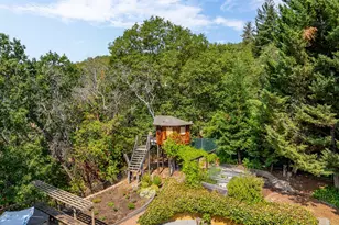 1748 NW Crescent Dr, Grants Pass, OR 97526 - Photo 45