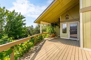 1748 NW Crescent Dr, Grants Pass, OR 97526 - Photo 3