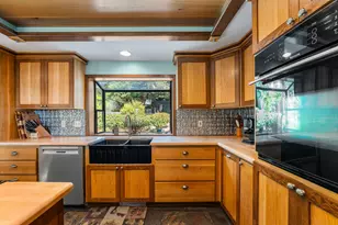 1748 NW Crescent Dr, Grants Pass, OR 97526 - Photo 13