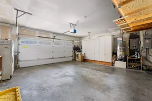 1748 NW Crescent Dr, Grants Pass, OR 97526 - Photo 35