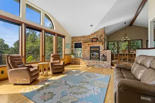 1748 NW Crescent Dr, Grants Pass, OR 97526 - Photo 7