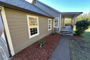 1505 Slagle Creek Rd, Grants Pass, OR 97527 - Photo 3