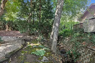 214 NW Creekside Dr, Grants Pass, OR 97526 - Photo 17