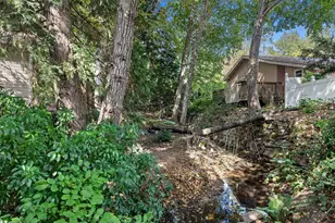 214 NW Creekside Dr, Grants Pass, OR 97526 - Photo 15