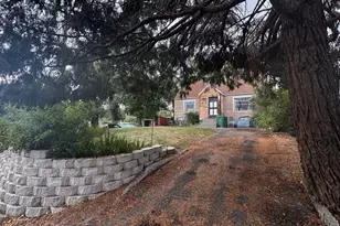 1740 Riverside Dr, Klamath Falls, OR 97601 - Photo 1