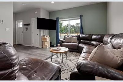 883 NE 6th Street, Prineville, OR 97754 - Photo 5