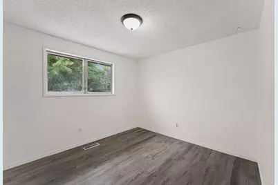 2098 Delta Waters Road, Medford, OR 97504 - Photo 15