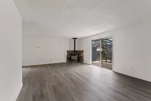 2098 Delta Waters Rd, Medford, OR 97504 - Photo 7