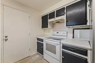 2098 Delta Waters Road, Medford, OR 97504 - Photo 11