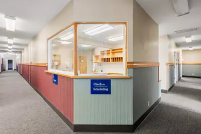 125 NE Manzanita Avenue, Grants Pass, OR 97526 - Photo 9