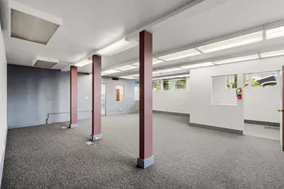 125 NE Manzanita Avenue, Grants Pass, OR 97526 - Photo 25