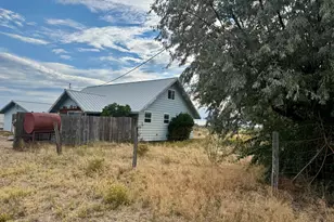 57674 Buckskin Rd, Christmas Valley, OR 97641 - Photo 5