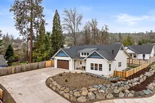 142 NW Crst Dr, Grants Pass, OR 97526 - Photo 35