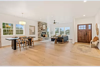 142 NW Crest Drive #403, Grants Pass, OR 97526 - Photo 9