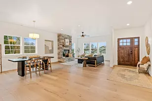 142 NW Crst Dr, Grants Pass, OR 97526 - Photo 9