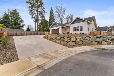 142 NW Crest Drive #403, Grants Pass, OR 97526 - Photo 41