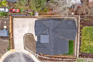 142 NW Crst Dr, Grants Pass, OR 97526 - Photo 37