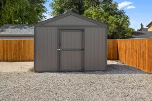 615 NE Fairview St, Prineville, OR 97754 - Photo 3