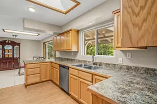 259 Tina Way, Grants Pass, OR 97526 - Photo 9