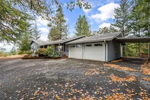 259 Tina Way, Grants Pass, OR 97526 - Photo 3