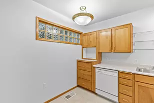 923 Mountain Meadows Cir, Ashland, OR 97520 - Photo 7