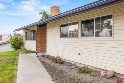 10242 McGuire Avenue, Klamath Falls, OR 97603 - Photo 3