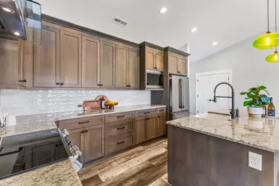 625 NW Crater Lake Drive, Dallas, OR 97338 - Photo 11