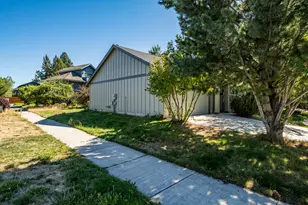 61730 Joan Court, Bend, OR 97702 - Photo 27